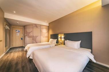 Hanting Hotel Qingdao Zhanqiao Railway Station East Plaza