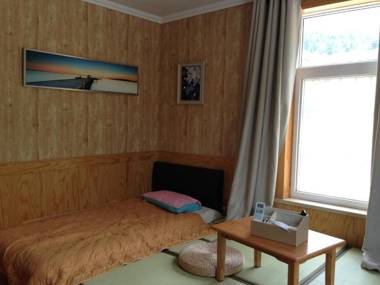 Qingdao XiuFengGe Inn