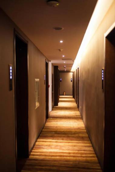 MG Hotel (青岛民国酒店)