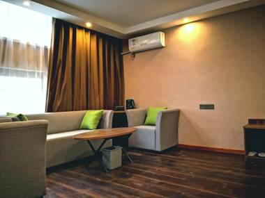 IU Hotel·Qingdao Development Zone Jinshatan