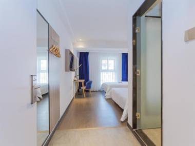 7 Days Premium·Qingdao Railway Station