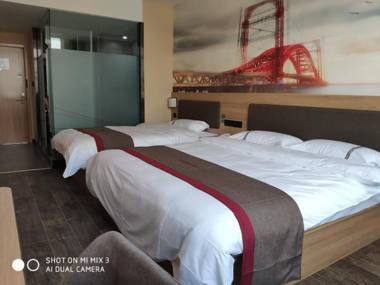 Thank Inn Plus Hotel Shandong Qingdao Huangdao District Xihai Bay Bus Station