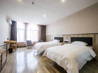 Up And In Shandong Qingdao Jiaozhou Lanzhou East Road New Bus Station