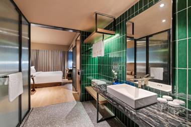 Orange Hotel Select Qingdao Wusi Square