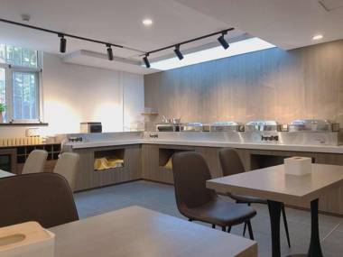 Hanting Hotel Qingdao Development Zone Xiangjiang Road Commercial Street