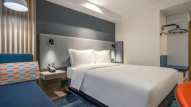 Holiday Inn Express Qingdao City Center an IHG Hotel