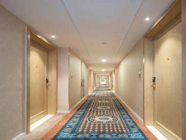 Vienna Hotel Shandong Qingdao Taidong Pijiu Street Liaoning Road