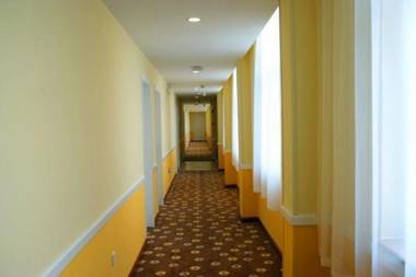 Home Inn-Qingdao Chongqing Zhong Road Licang Walking Street