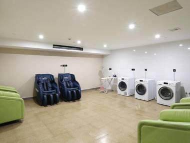 GEM Hotel Ningbo Jiangbei District Hongtang Haide Square