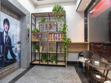 Shell Hotel Ningbo Gaoqiao Metro Station