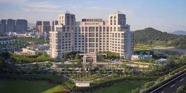 HUALUXE Ningbo Harbor City an IHG Hotel