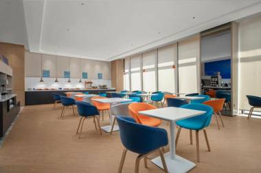 Holiday Inn Express Nantong North Gateway an IHG Hotel