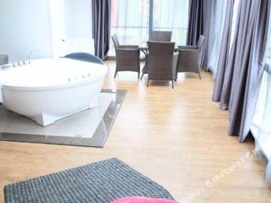Young Hotel