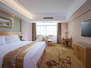 Vienna Hotel Nanning Qingxiu Mountain