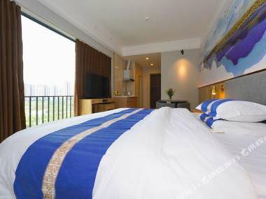 Qing shi guang apartment(greenland Central Plaza store)