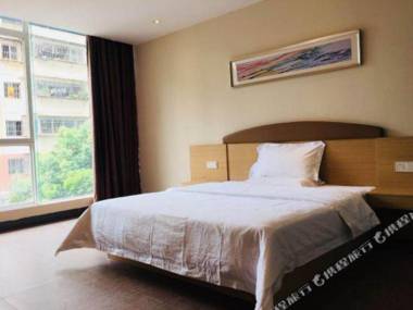 Youxiao Hotel (Nanning Guangxi University Subway Station Store)