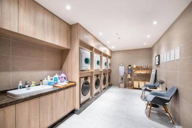 Atour Hotel Nanning North Lake Railway Station