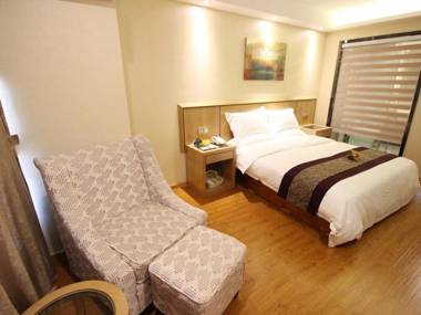 GreenTree Inn Jiangsu Wuxi Huishan High-Speed Rail Qianzhou Chongwen Road Business Hotel