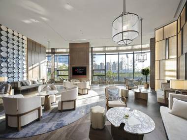 HUALUXE Nanjing Yangtze River an IHG Hotel