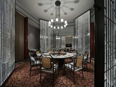 HUALUXE Nanjing Yangtze River an IHG Hotel