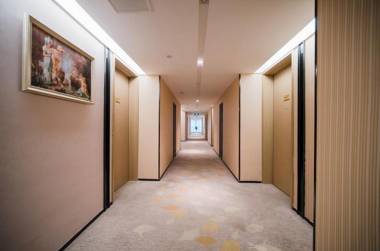 Yitel Zhige Hotel South Nanjing Railway Station North Square Window of Greenbelt