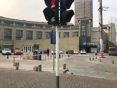 Hanting Hotel Nanjing Pukou University of Information Technology Metro Station