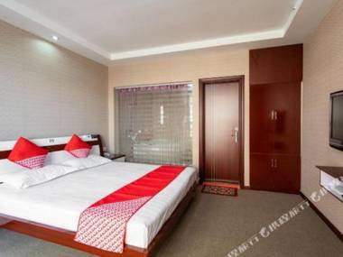 Huidu Business Hotel