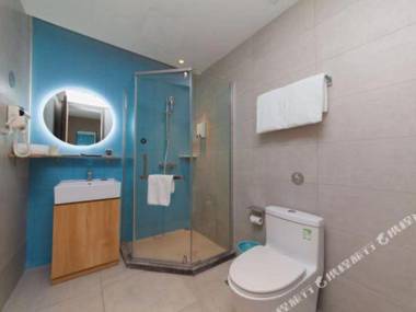 Home Inn (Nanjing Shanghai Road Metro Station Chaotiangong)