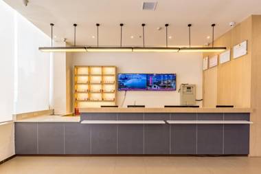 Hanting Hotel Nanchang Honggutan Fenghe Tower