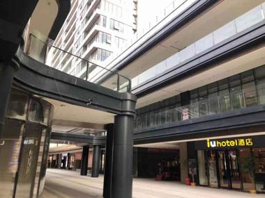 IU Hotel·Nanchang West Railway Station Square