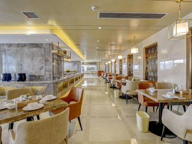 Vienna Hotel (Nanchang county ChengbiLakes Station)