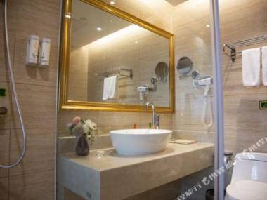 Vienna International Hotel (Nanchang Honggutan Xuefu Avenue)