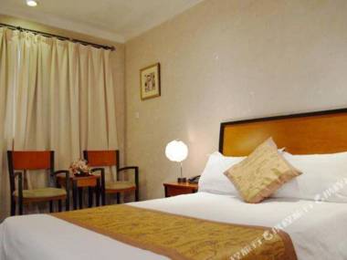 Friday Holiday Hotel