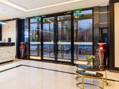 Xana Hotelle·Langfang University of Technology Stadium