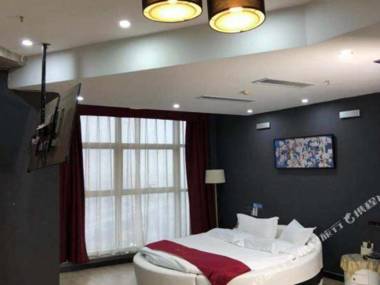 Ou Li Wei Ya Jiu Dian (Lang Fang Wan Da Gao Tie Zhan Dian )