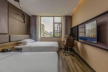 IU Hotel·Kunming Yuantong Mountain Cuihu Park