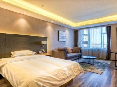 Homeplus Holiday Hotel (Kunming Guandu Ancient Town Yinhai Qingxidu)