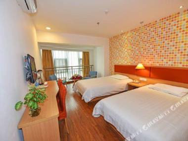 Ru Jia Jiu Dian (Kun Ming Guo Ji Hui Zhan Zhong Xin Guan Ling Lu Dian )