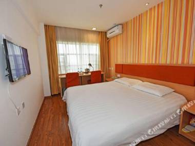 Ru Jia Jiu Dian (Kun Ming Guo Ji Hui Zhan Zhong Xin Guan Ling Lu Dian )