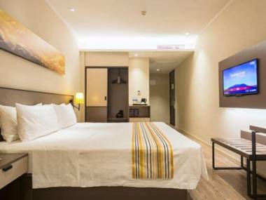 Home Inn Plus (Kunming Dian Lake Haigeng Park Guangfu Road)