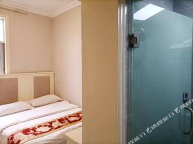 Kun Ming Qi Cai Hotel