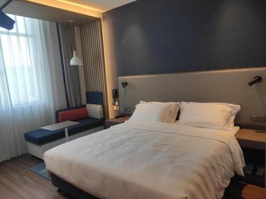Holiday Inn Express Jingdezhen Ancient Town an IHG Hotel