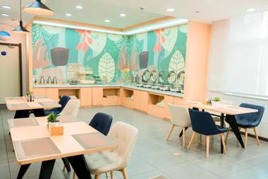 Hanting Hotel Jinan Quancheng Square Chaoshan Street