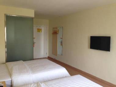7Days Inn JiNan Railway Station JingYi Weisi Road