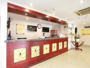 Shell Hotel Jinan Tianqiao District Railway Station Square