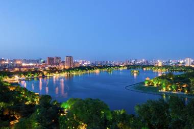 Ji Hotel Jinan Daming Lake Tongyuanju Front Street