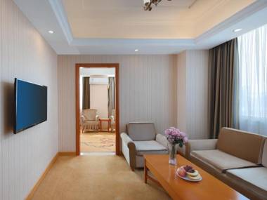 Vienna Hotel Shandong Zhangqiu Ancient City Baimaiquan