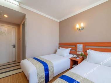 Tian Di Ren He Lian Suo Jiu Dian (Ji Nan Er Tong Yi Yuan Xi Bu Hui Zhan Zhong Xin Jing Liu Lu Dian )