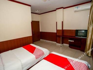 Ji Nan Yin He Shang Wu Hotel