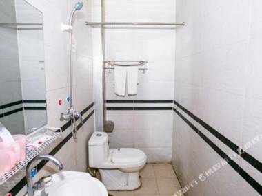 Ji Nan Yin He Shang Wu Hotel